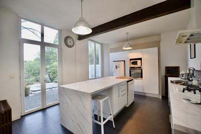 Maison - 208 m² - 8 pièces