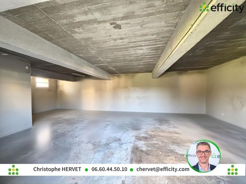 Maison - 381 m² - 11 pièces