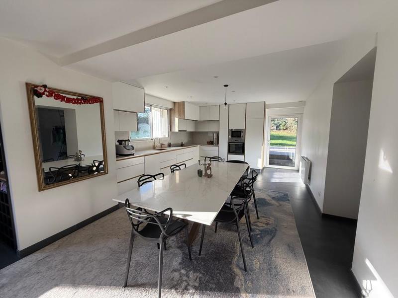 Maison - 180 m² - 5 pièces