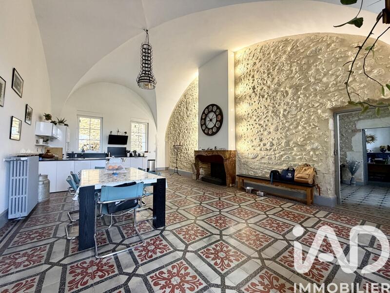 Maison - 600 m² - 17 pièces