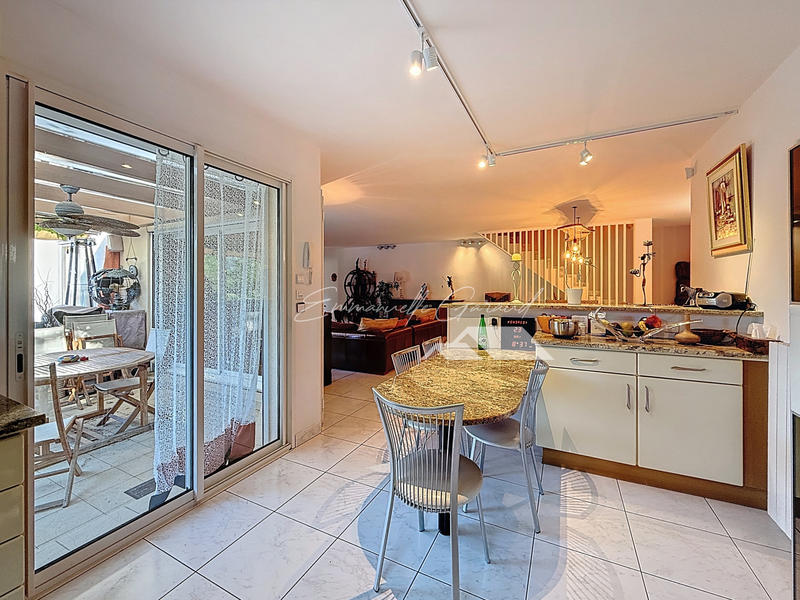 Maison - 168 m² - 7 pièces