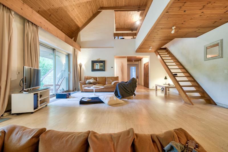 Demeure - 327 m² - 10 pièces