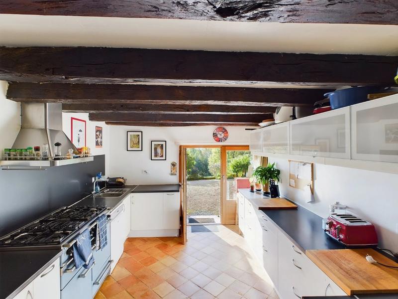 Propriété - 250 m² - 11 pièces