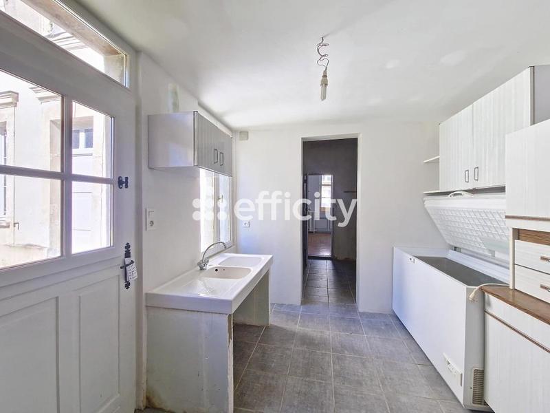 Maison - 220 m² - 8 pièces