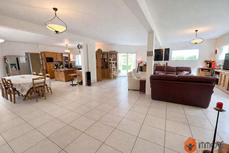 Maison - 296 m² - 7 pièces