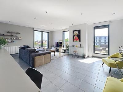 Appartement - 90 m² - 3 pièces