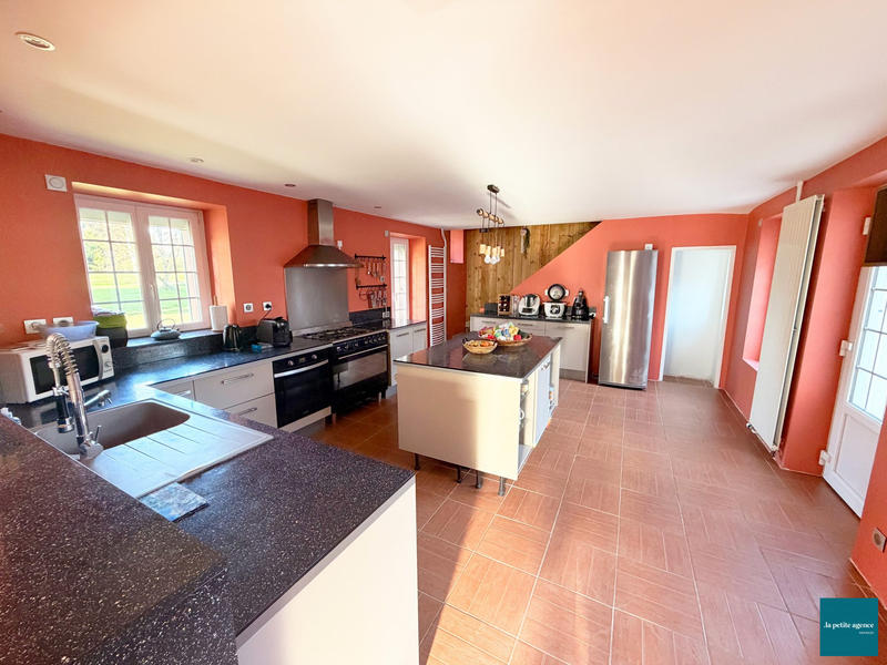 Maison - 166 m² - 7 pièces