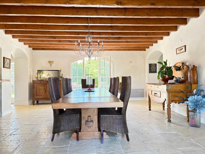 Maison - 400 m² - 8 pièces