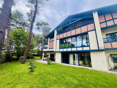 Appartement - 192 m² - 5 pièces