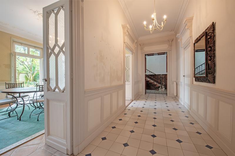 Maison bourgeoise - 385 m² - 12 pièces