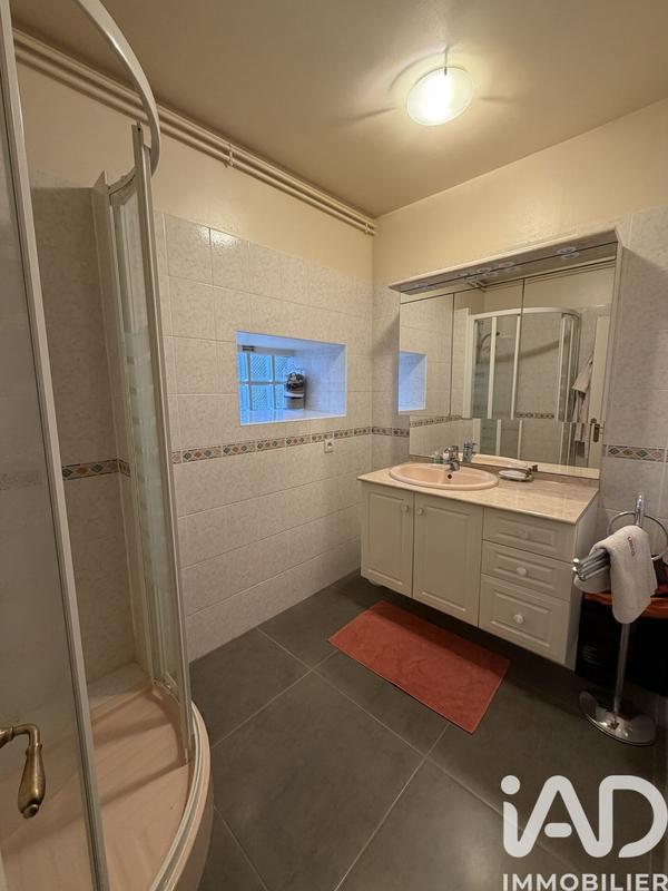 Maison - 245 m² - 9 pièces