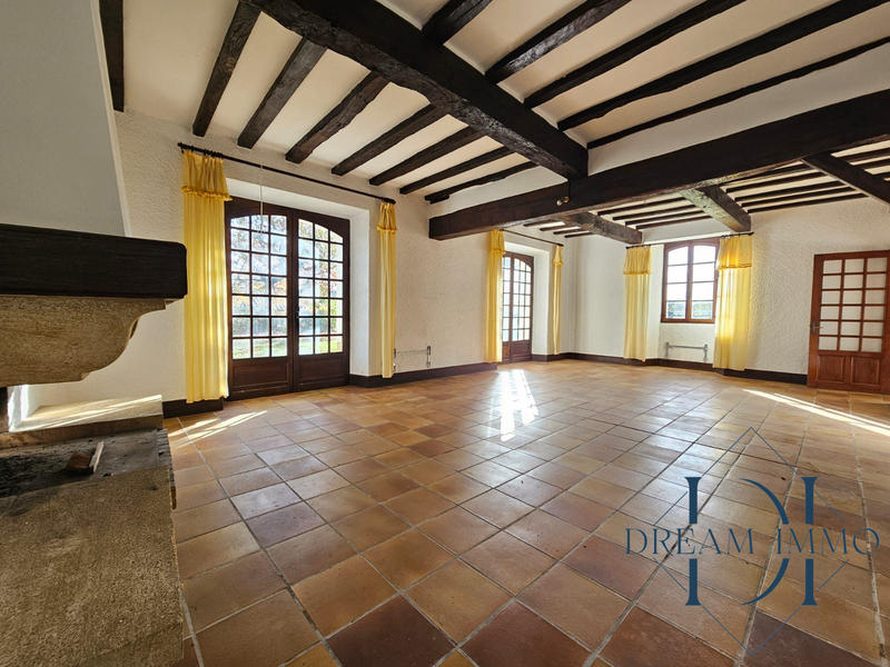 Maison - 380 m² - 14 pièces