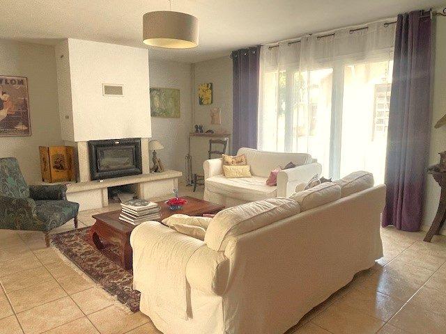 Maison - 203 m² - 10 pièces