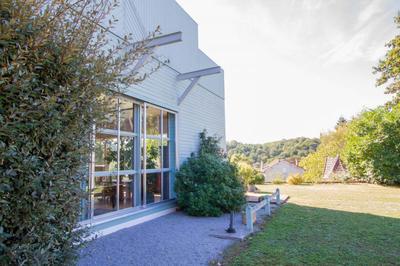 Maison - 242 m² - 8 pièces