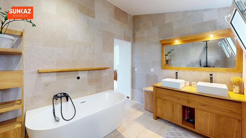 Maison - 178 m² - 6 pièces