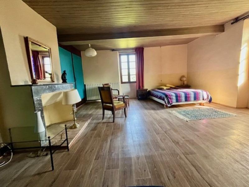 Propriété - 220 m² - 7 pièces