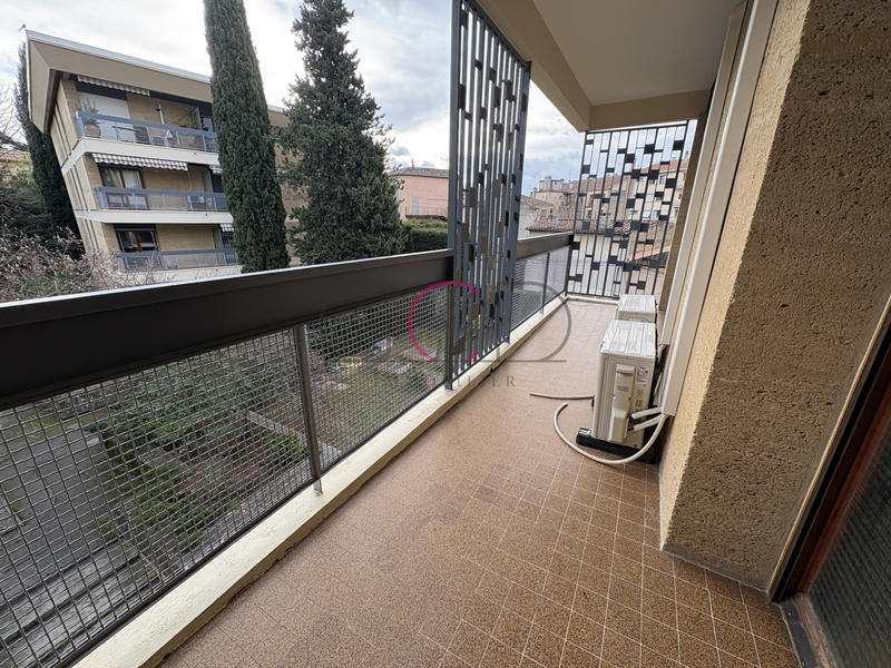 Appartement - 80 m² - 3 pièces