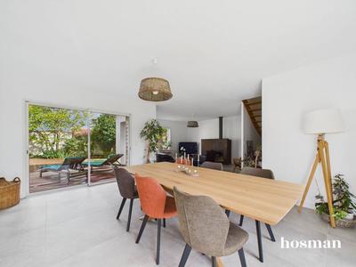 Maison - 180 m² - 7 pièces