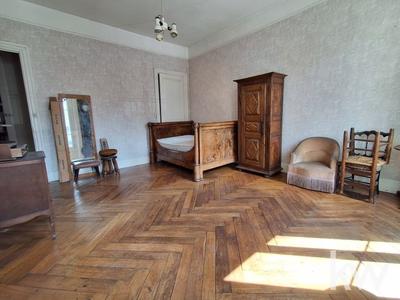 Appartement - 151 m² - 5 pièces