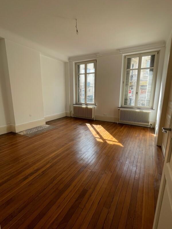 Appartement - 100 m² - 4 pièces