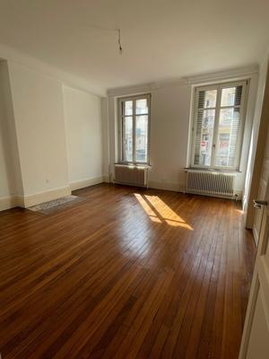Appartement - 100 m² - 4 pièces