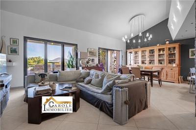 Maison traditionnelle - 178 m² - 3 pièces