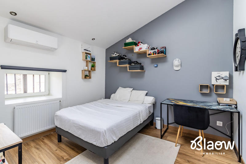 Maison contemporaine - 215 m² - 11 pièces