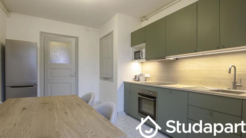 Chambre - 11 m² - 1 pièce