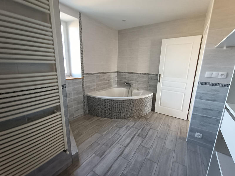 Maison - 253 m² - 8 pièces