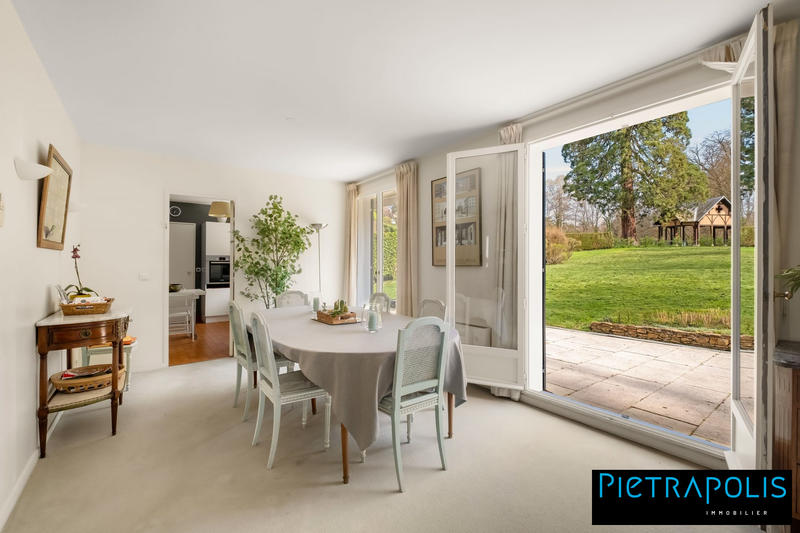 Maison - 224 m² - 7 pièces