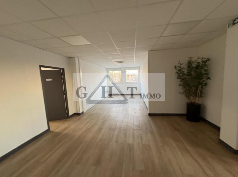 Bureau - 300 m²