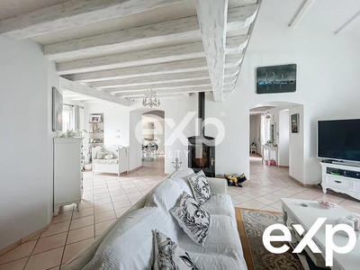 Maison - 235 m² - 8 pièces