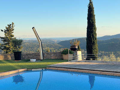 Villa - 300 m² - 8 pièces