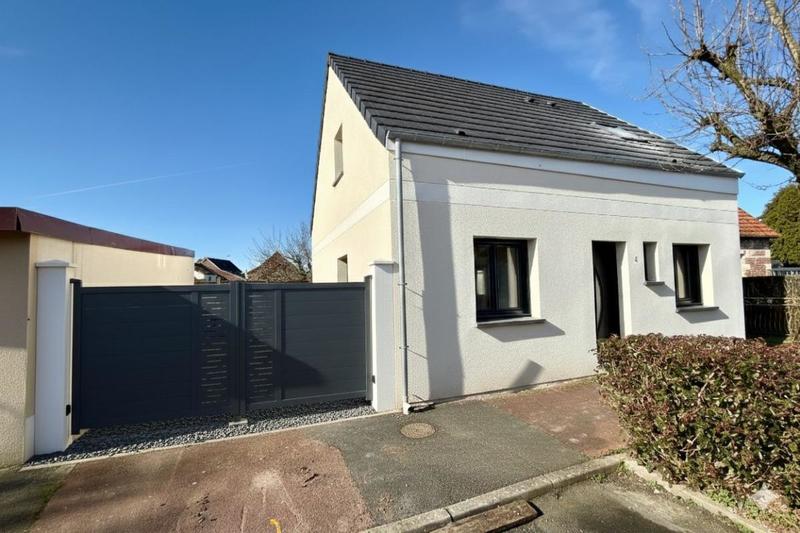 Maison - 90 m² - 5 pièces