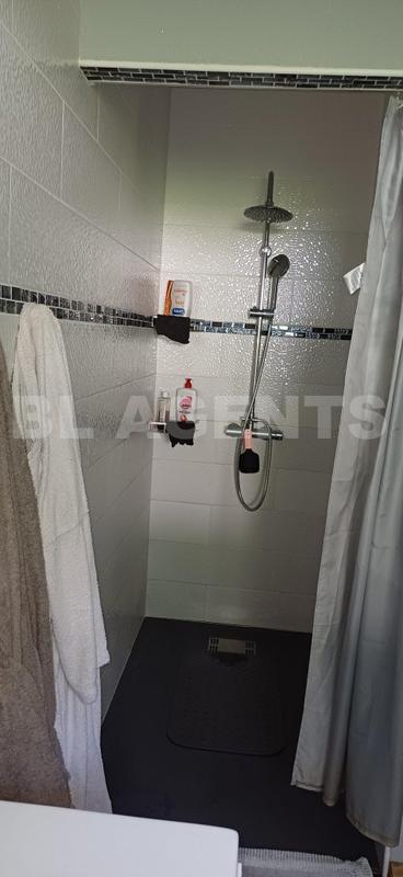 Maison traditionnelle - 249 m² - 11 pièces