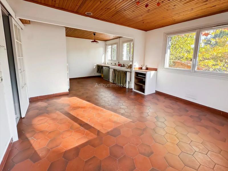 Maison - 260 m² - 10 pièces