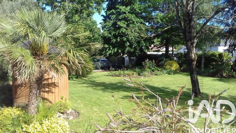 Maison - 202 m² - 8 pièces