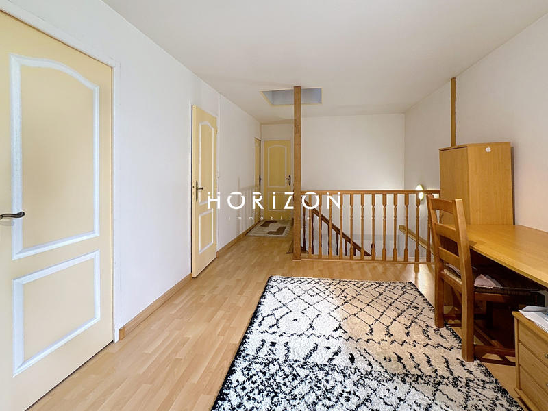 Maison - 201 m² - 6 pièces