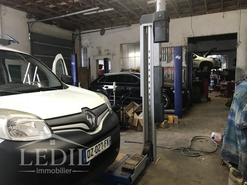 Divers - 250 m² - 1 pièce