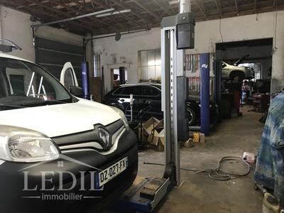 Divers - 250 m² - 1 pièce