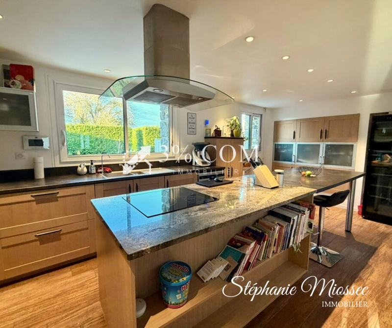 Maison en pierre - 280 m² - 8 pièces