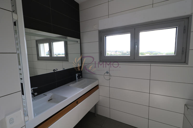 Appartement - 105 m² - 4 pièces