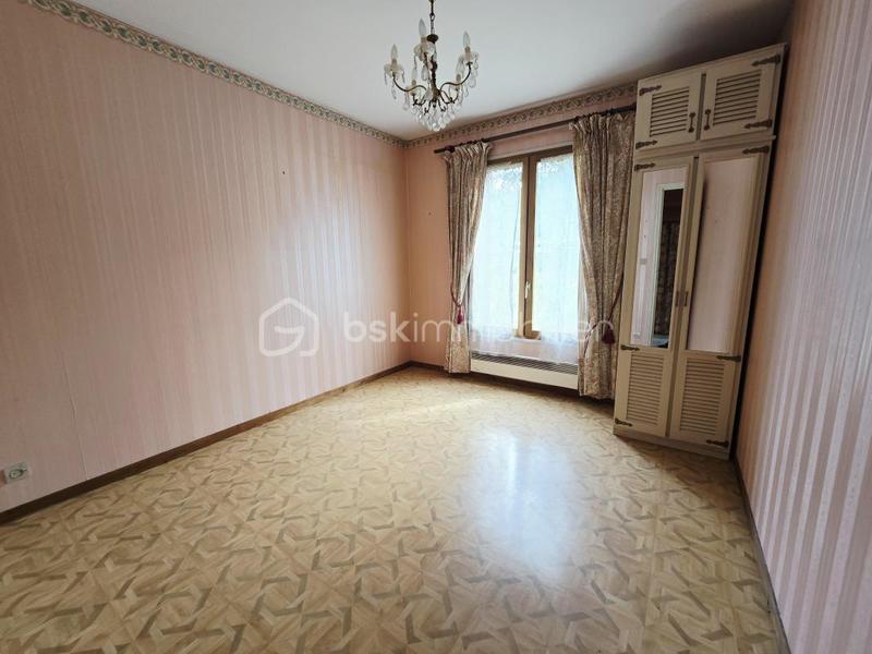 Maison traditionnelle - 94 m² - 4 pièces