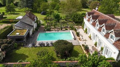 Maison - 250 m² - 10 pièces