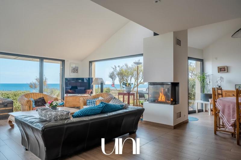 Maison - 237 m² - 7 pièces