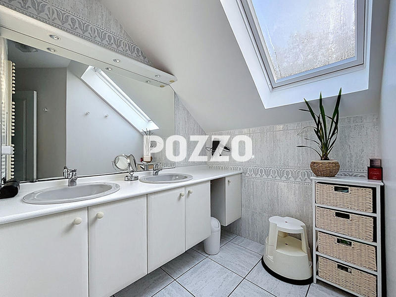 Maison - 200 m² - 6 pièces