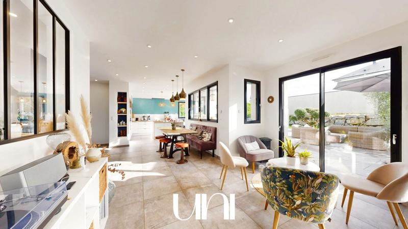 Maison - 185 m² - 6 pièces