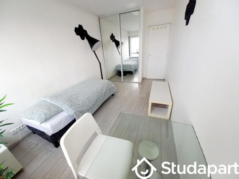 Chambre - 11 m² - 1 pièce