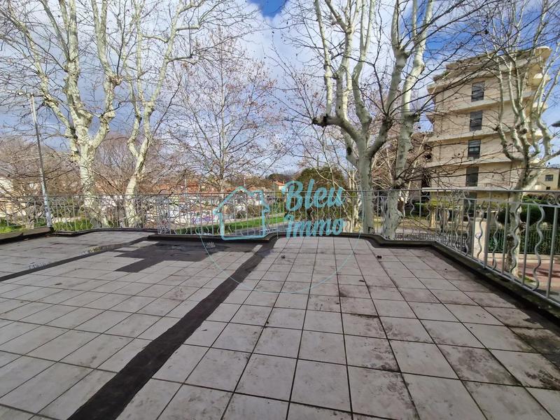 Appartement - 230 m² - 10 pièces