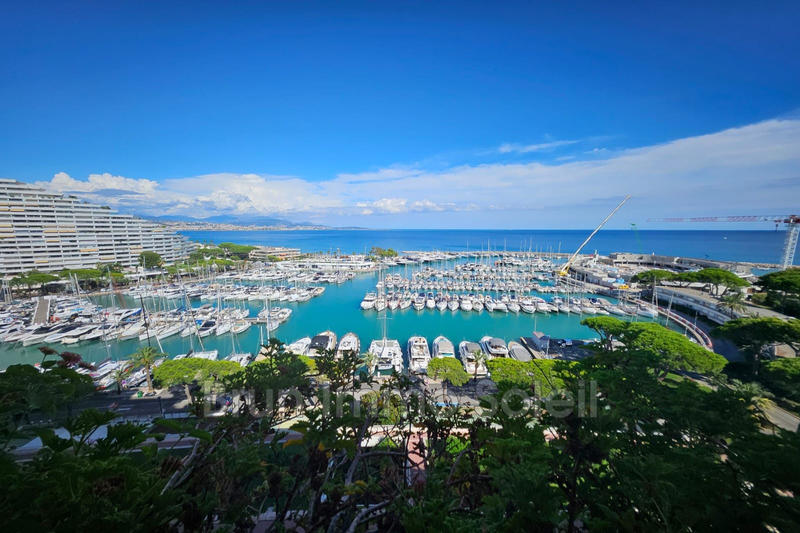 Appartement - 193 m² - 8 pièces